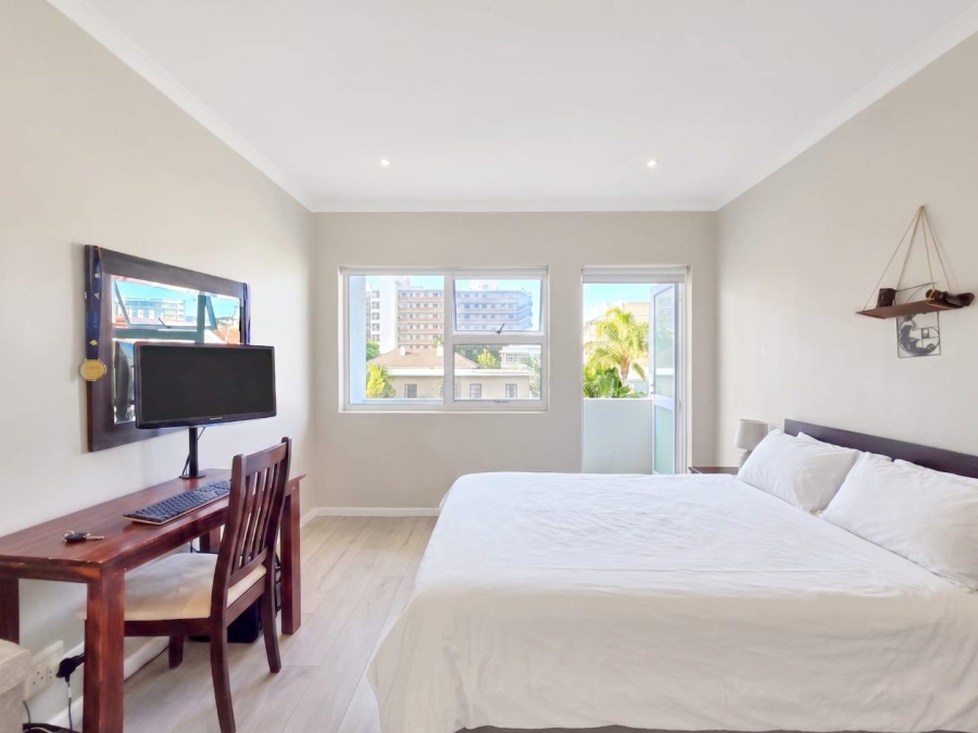 3 Bedroom Property for Sale in Sea Point Western Cape